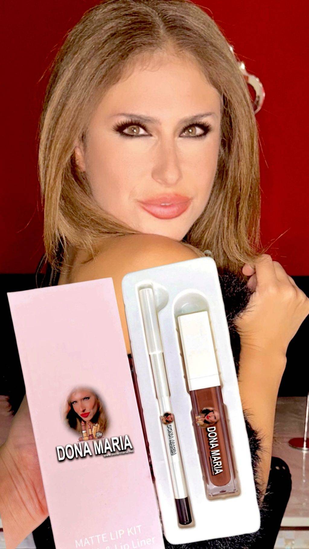1 x Lip Gloss & 1 x Lip Pencil INGREDIENTS LIP GLOSS DIISOSTEARYL MALATE,TRIDECYL TRIMELLITATE, PENTAERYTHRITYL TETRAISOSTEARATE, HYDROGENATED POLYDECENE, CALCIUM SODIUM BOROSILICATE, SYNTHETIC FLUORPHLOGOPITE, DEXTRIN PALMITATE, SILICA DIMETHYL SILYLATE, SIMMONDSIA CHINENSIS (JOJOBA) SEED OIL, MACADAMIA TERNIFOLIA SEED OIL, TOCOPHERYL ACETATE, PALMITOYL HEXAPEPTIDE-12, GLYCERYL CAPRYLATE/GLYCERYL UNDECYLENATE, PENTAERYTHRITYLTETRA-DI-t-BUTYL HYDROXYHYDROCINNAMATE. May Contain: CI 15850, CI 16035, CI 19140, CI 42090, CI 45410, CI 45380, CI 73360, CI 77491, CI 77492, CI 77499, CI 77891. LIP LINER HYDROGENATED VEGETABLE OIL, SYNTHETIC BEESWAX, CARNAUBA WAX, TOCOPHEROL, ASCORBYL PALMITATE, LECITHIN, GLYCERYL STEARATE, GLYCERYL OLEATE.CITRIC ACID. CI 77007. CI 77163, CI77288, CI 77289, Cl 77491, CI 77492, CI 77499, CI 77510, CI 77742, CI 77891, MICA. 6.8g/0.240z(lipgloss) 1.2g/0.0420z (lipliner)